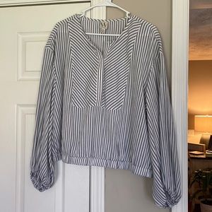 Worthington Women’s Blouse Size PXXL Gray and White striped Perfect Condition
